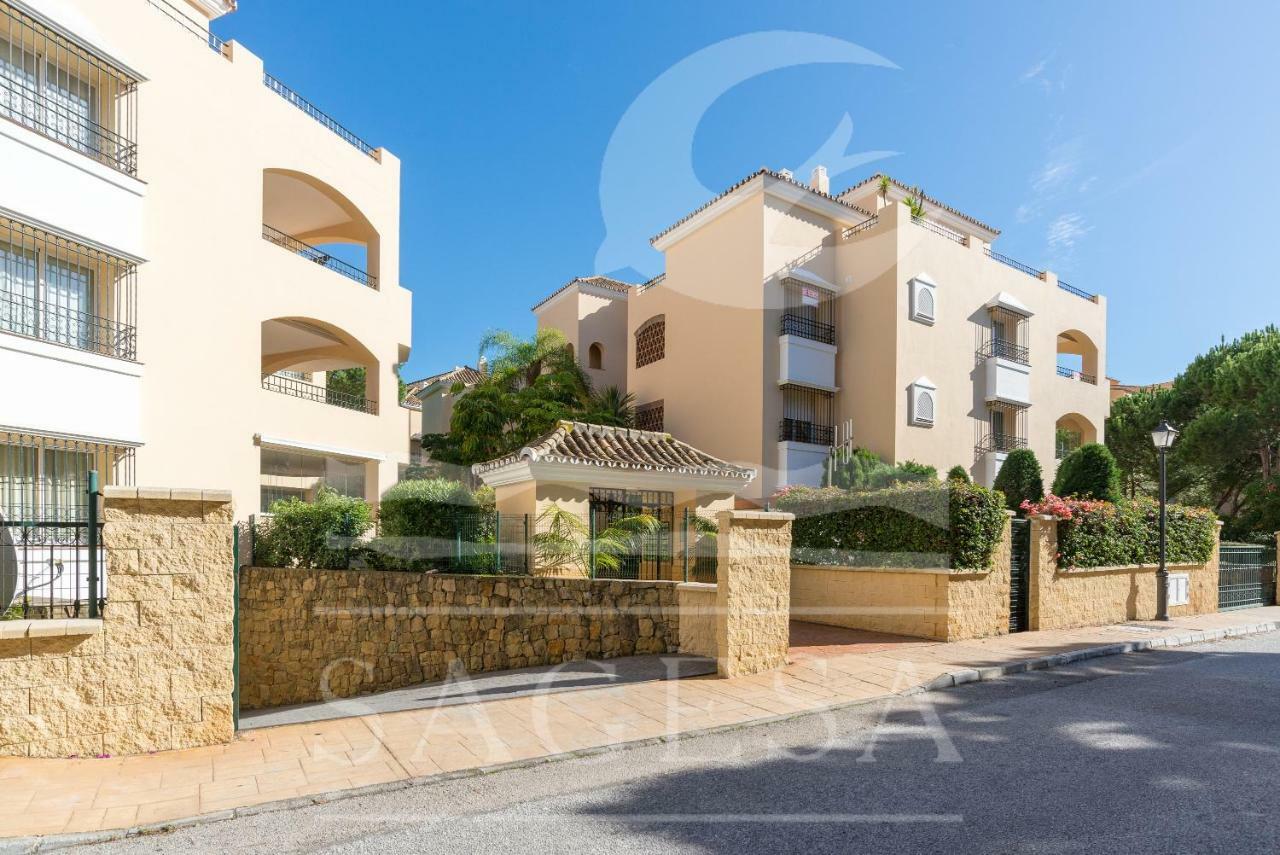Hacienda Playa Apartment Marbella Exterior photo