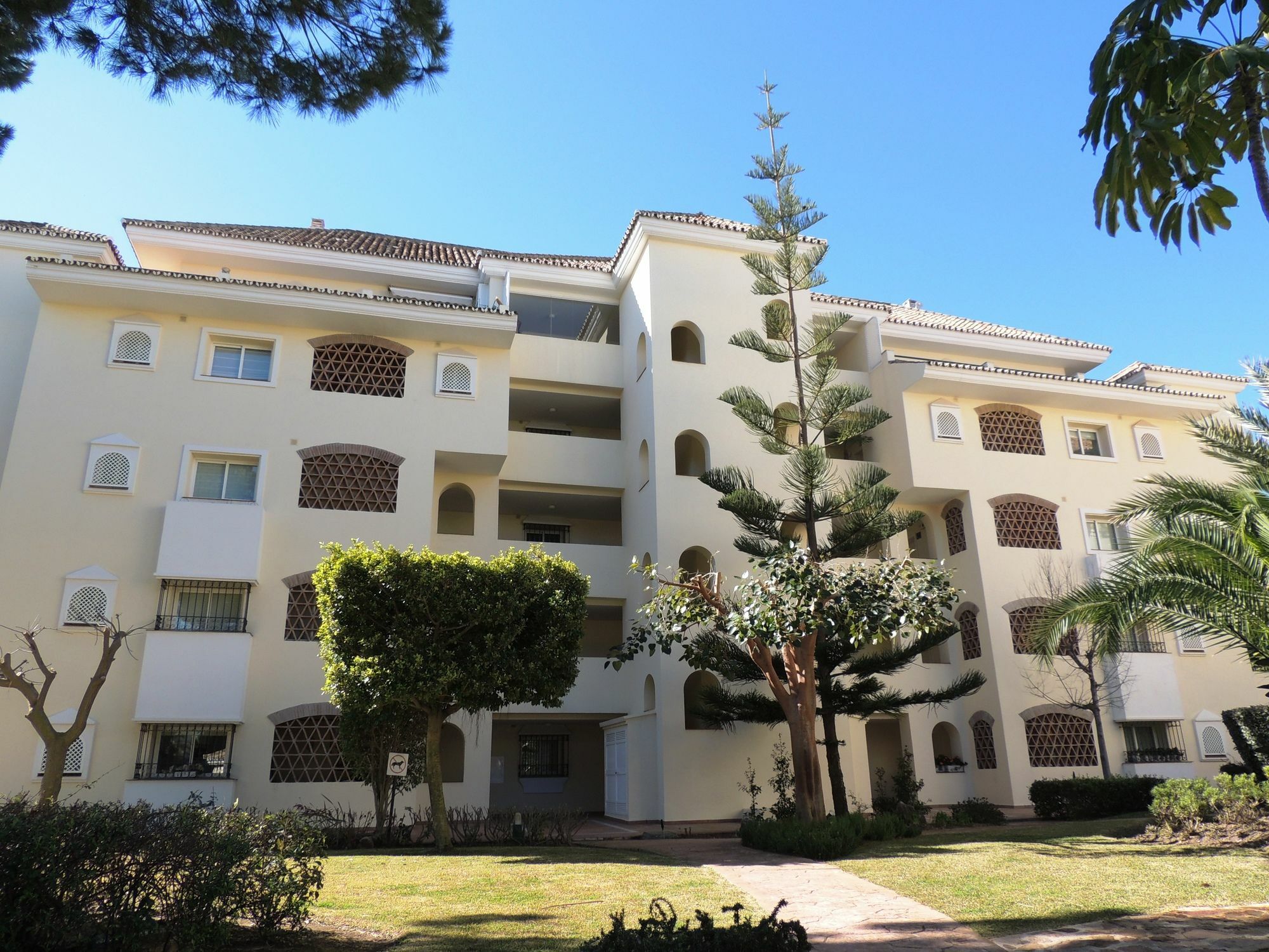 Hacienda Playa Apartment Marbella Exterior photo